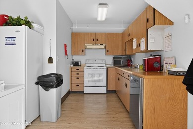 Turnkey Investment: Profitable Business with Purpose Built - photo 20