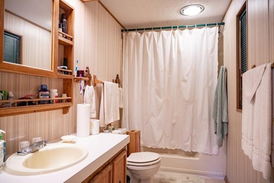Spacious home on 5 private, quiet acres near Castle Rock Lake - photo 10