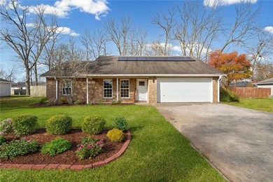 Lake Sequoyah Home For Sale in Fayetteville Arkansas