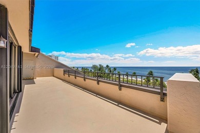 Rarely available Direct Oceanfront 2 bedroom / 2 bath slope unit - photo 11