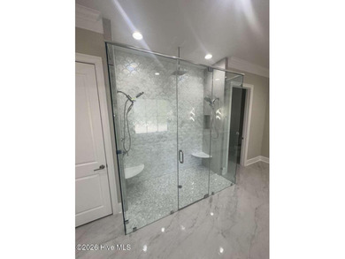 NEW | WATER-ACCENTUATED | MOVE-IN-READY An extraordinary coastal - photo 18