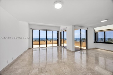 Rarely available Direct Oceanfront 2 bedroom / 2 bath slope unit - photo 20