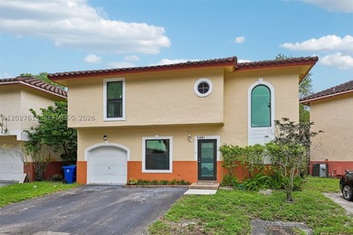 Beautiful and spacious Waterfront 3-bedroom, 2.5-bath Single - photo 3