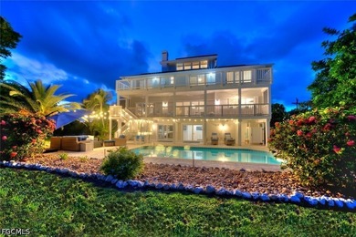 Welcome to 1048 Kings Crown Drive, a remarkable waterfront - photo 2