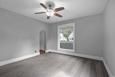 Welcome to this charming 3-bedroom, 2-bath home with a spacious - photo 6