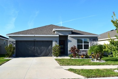 King Lake Home For Sale in Wesley Chapel Florida