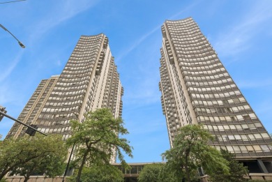 Lake Home Sale Pending in Chicago, Illinois