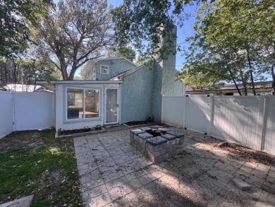 Updated two-level home with awesome indoor-outdoor flow! SOLD - photo 15