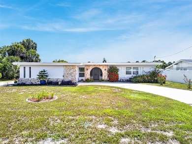 REMODELED AND MOVE IN READY! Updated 3 bedroom, 2 bath, 1-car - photo 1