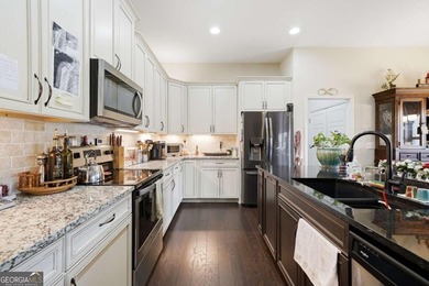 This true craftsman's style ranch located in the desirable lake - photo 14