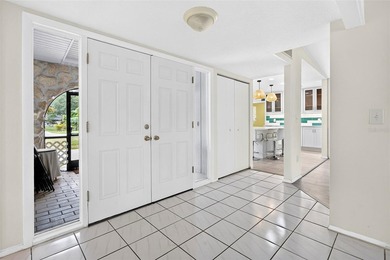 REMODELED AND MOVE IN READY! Updated 3 bedroom, 2 bath, 1-car - photo 4