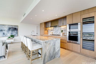 Rarely available 3-bedroom, 3-bathroom unit in the much-desired - photo 6