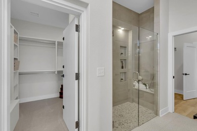 Seller will pay the first two years of HOA dues! This stunning - photo 17