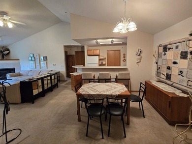 Discover your new home in this charming third floor condo - photo 5