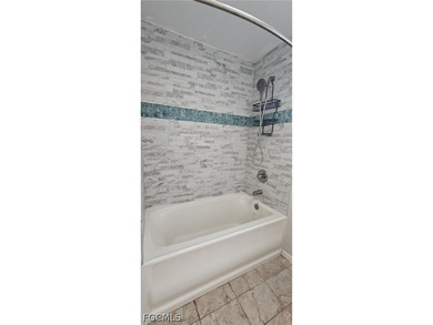 Beautiful 4 Bed 2 Bath Home with Spacious Layout and Gorgeous - photo 8