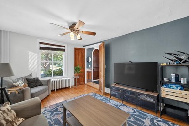 Perfect house in a prime location!! Welcome home to this - photo 9