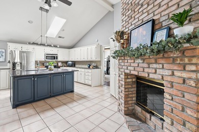 The heart of Hunsley Hills! This spacious 4-bedroom, 4-bath home - photo 12