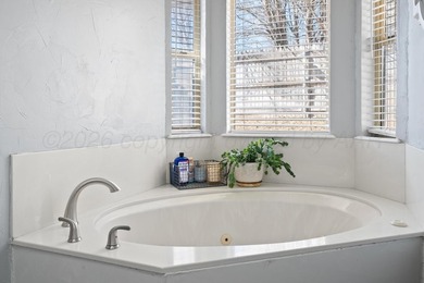 The heart of Hunsley Hills! This spacious 4-bedroom, 4-bath home - photo 17