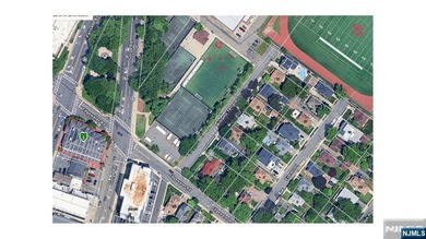 NEWER COMPLEX, LARGE 1BR APARTMENT WITH OPEN FLOOR PLAN WITH