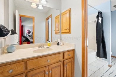 The heart of Hunsley Hills! This spacious 4-bedroom, 4-bath home - photo 20