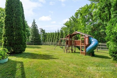 Welcome to 123 Cora's Path, a beautifully designed mountain - photo 29