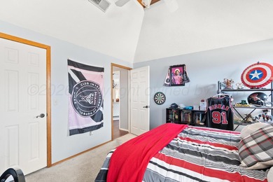 The heart of Hunsley Hills! This spacious 4-bedroom, 4-bath home - photo 31