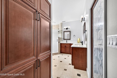 You just found your new home!! This Executive Style 5 bedroom, 3 - photo 36