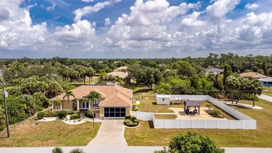 Impressive WATERFRONT home ON TWO LOTS (A HALF ACRE) with 3 - photo 1
