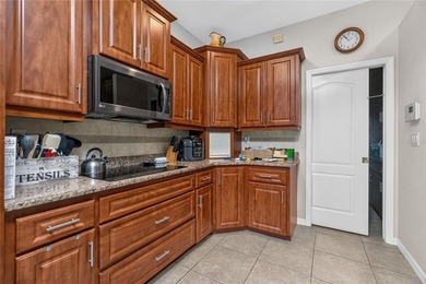 Impressive WATERFRONT home ON TWO LOTS (A HALF ACRE) with 3 - photo 10