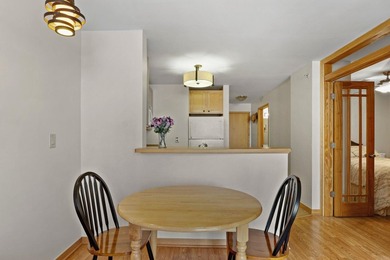 Experience urban living at Metropolitan Place! This sought-after - photo 7