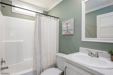 Welcome to this spacious 3-bedroom, 2-bath manufactured home - photo 13