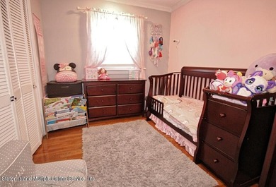 AMAZING OPPORTUNITY TO OWN THIS STUNNNING HOME! Step into this - photo 15