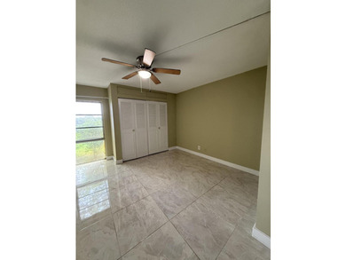 Ground Floor, 2 Bed | 2 Bath, Updated Kitchen, Updated Bathrooms - photo 21