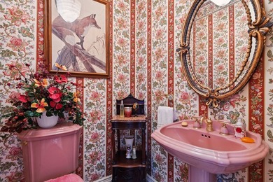 Timeless charm meets everyday functionality in this stately home - photo 27