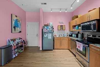 Experience the best of downtown Springfield living at 623 W - photo 3