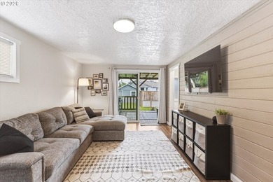 Immaculate, move-in ready cream-puff home that's been lovingly - photo 17