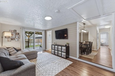 Immaculate, move-in ready cream-puff home that's been lovingly - photo 18