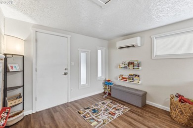 Immaculate, move-in ready cream-puff home that's been lovingly - photo 20