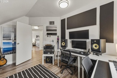 Immaculate, move-in ready cream-puff home that's been lovingly - photo 28