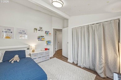Immaculate, move-in ready cream-puff home that's been lovingly - photo 30