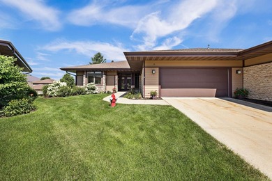 This gorgeous condo greets you with a handsome craftsman - photo 2