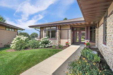 This gorgeous condo greets you with a handsome craftsman - photo 4