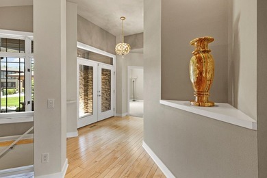 This gorgeous condo greets you with a handsome craftsman - photo 5