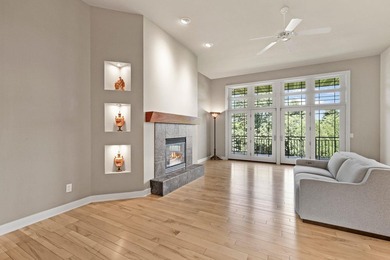 This gorgeous condo greets you with a handsome craftsman - photo 10