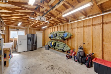 Immaculate, move-in ready cream-puff home that's been lovingly - photo 44