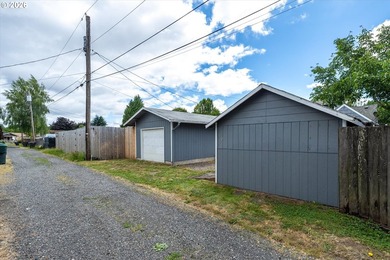 Immaculate, move-in ready cream-puff home that's been lovingly - photo 45