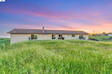 Located atop a hill on the eastern border of Fremont, this - photo 7