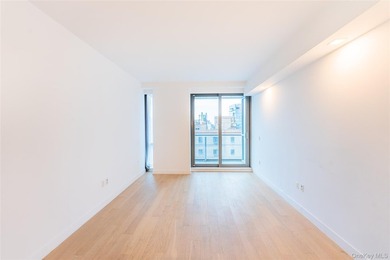 Luxury 2-bedroom, 2-bath residence in the heart of Flushing - photo 6