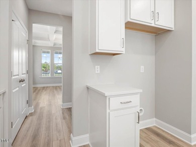 BEAUTIFUL 3 CAR GARAGE HOME w/PRIMARY SUITE ON MAIN LEVEL - photo 23