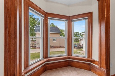 Welcome to your home on sought-after Doty Island! This inviting - photo 5